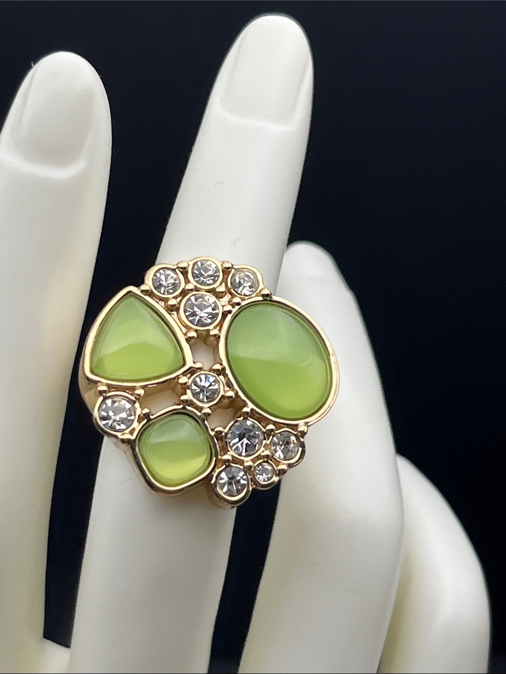Vintage Avon gold tone, green fashion costume, jewelry, ring, size 5.75